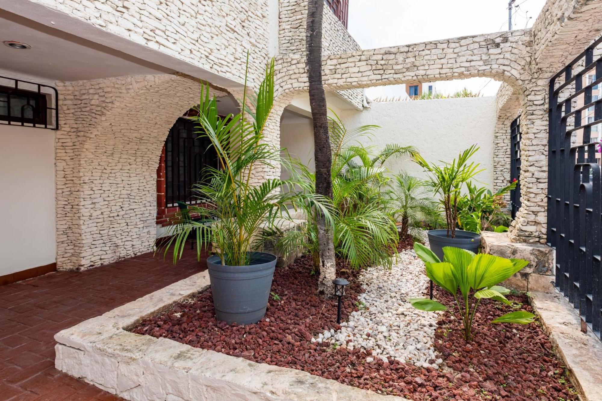 Vica Guest House Con Piscina En La Entrada De La Zona Hotelera Cancun Bagian luar foto